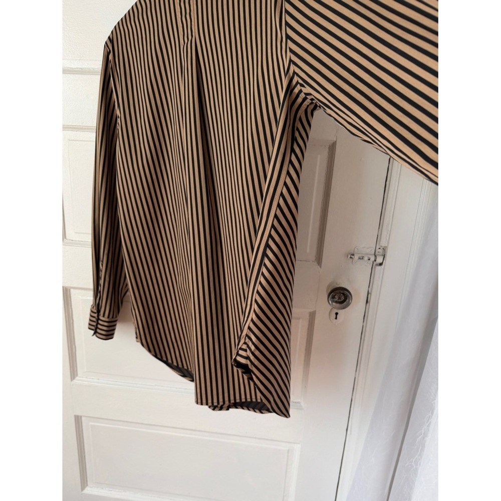 Chico's No Iron Chic Stretch Button Down Shirt Tan Black Diagonal Stripe Office - Picture 6 of 15